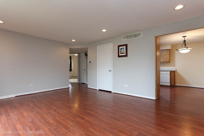 Living room - 11112 S 84th Ave