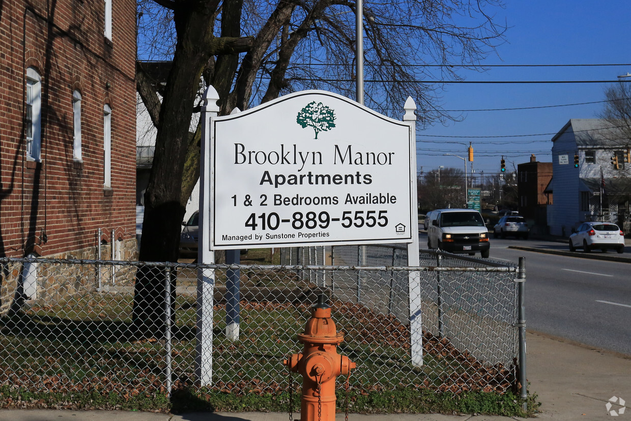 Building Photo - Brooklyn Manor Apartments