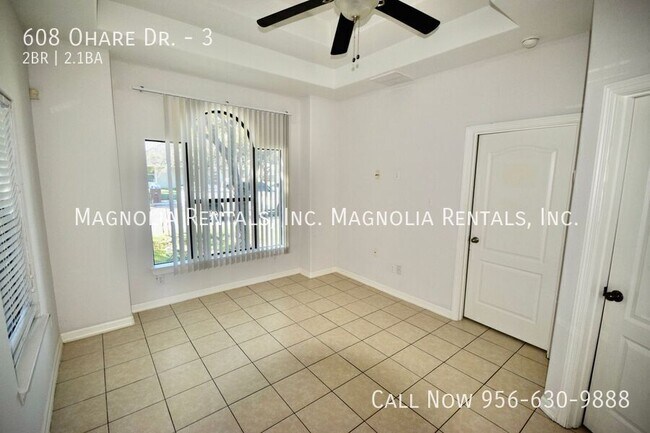 Building Photo - 2bedroom and 2.5 bath - Great Location in ...