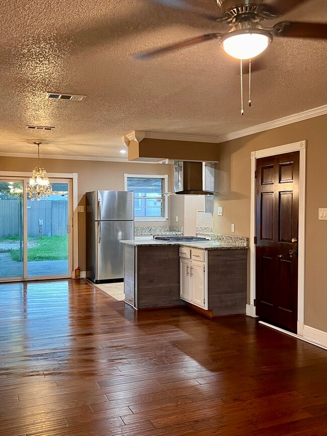 Foto del edificio - 3073 Sorbonne Dr