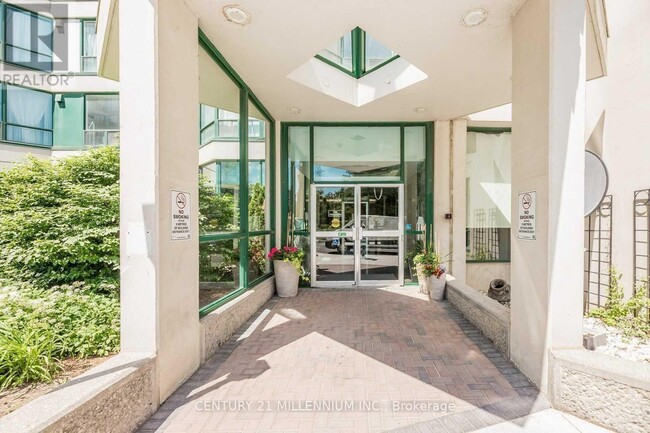 Photo du bâtiment - 4470-4470 Tucana Ct