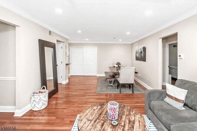 Foto del edificio - 52 Brookside Ln