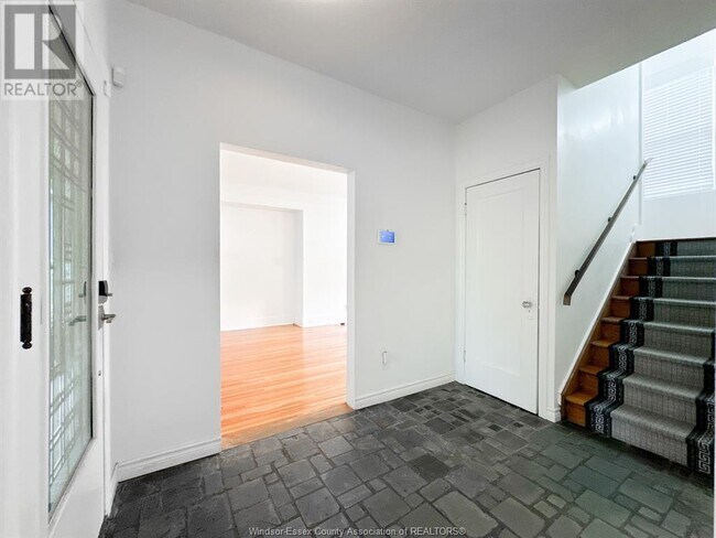 Building Photo - 995 Chilver Rd
