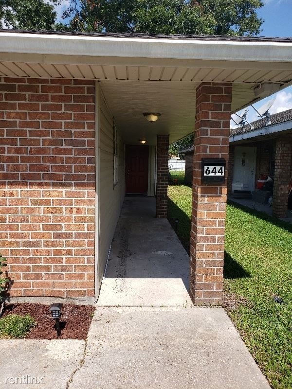 644 Urbandale St, Marrero, LA 70072 Room for Rent in Marrero, LA