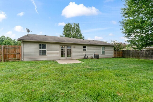 Foto del edificio - 3 Bedroom 1 1/2 Bath Home for Rent in Charlestown Indiana