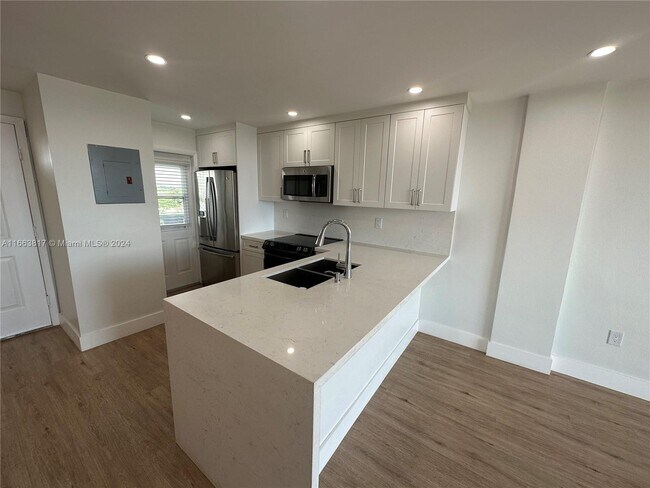 Foto del edificio - 1400 SW 27th Ave