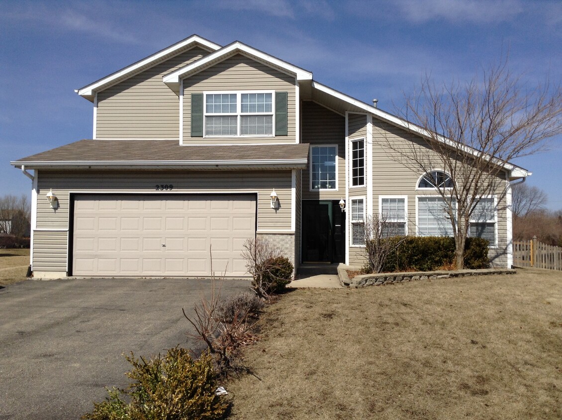 Primary Photo - 2309 White Eagle Drive