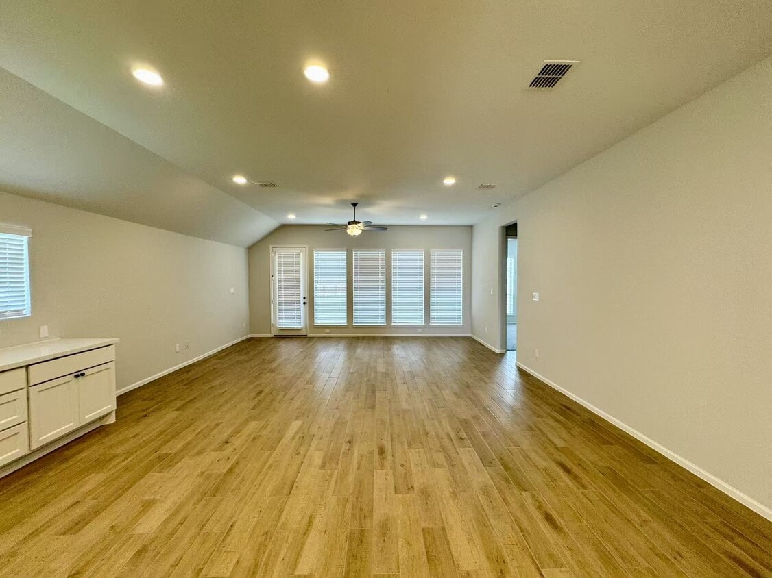 Foto del edificio - 31310 Wildflower Fld Ct
