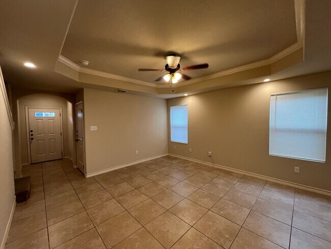Foto del edificio - 6639 Mia Way #101, San Antonio, TX. 78233