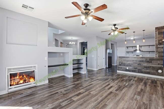 Building Photo - Corner Lot Gilbert Home with Modern Comforts in a Prime Location