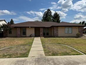Building Photo - 3009 E Grove Ave