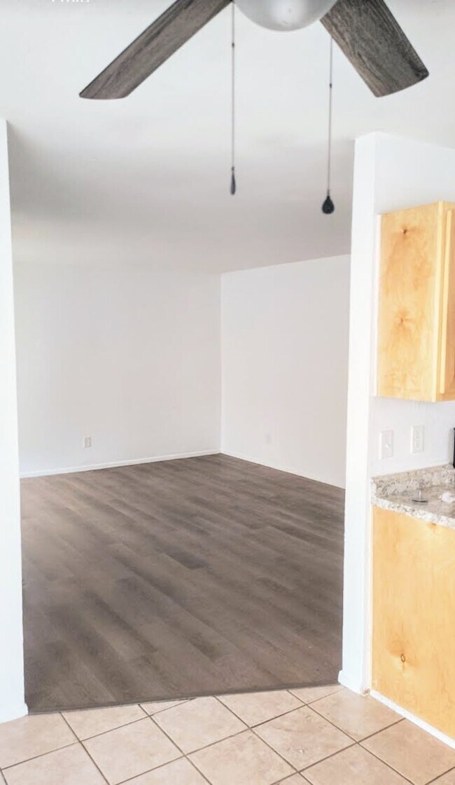 Foto del edificio - 121 Lazy Ln