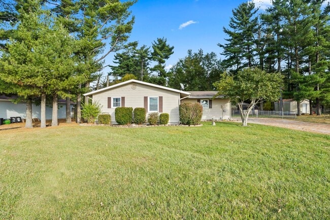 Building Photo - Remodeled 3-Bedroom, 1-Bathroom Home with Garage & Fenced Yard – $1,800/Month