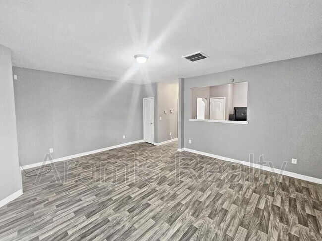 Building Photo - 6088 Oak Bend Ct