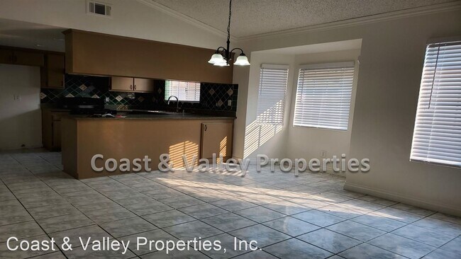 Building Photo - 3 br, 2 bath House - 824 Marcia Way