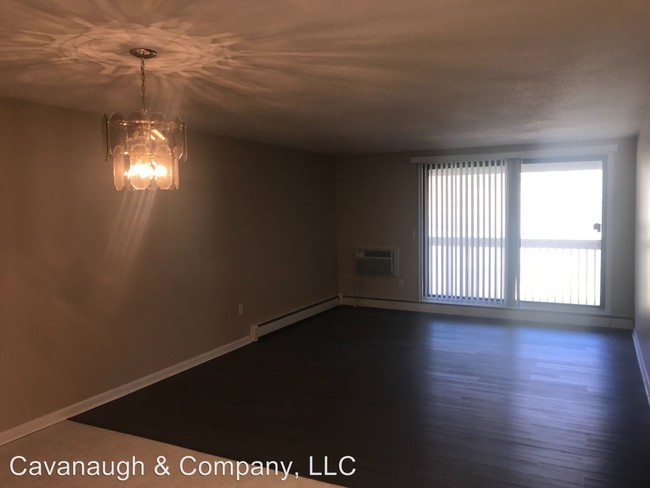 Building Photo - 2121 Cromwell Hills Dr