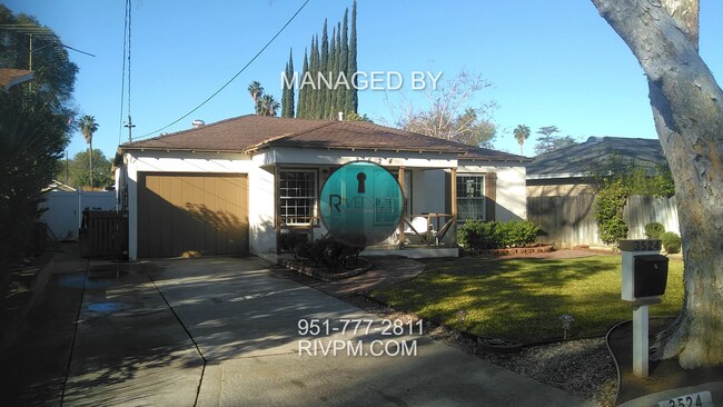 Building Photo - !!! Beautiful pride of ownership home in g...
