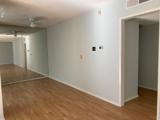 Foto del edificio - 5354 Lindley Ave
