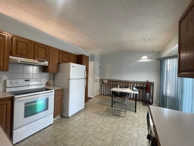 Building Photo - 8105-188A 188a St NW