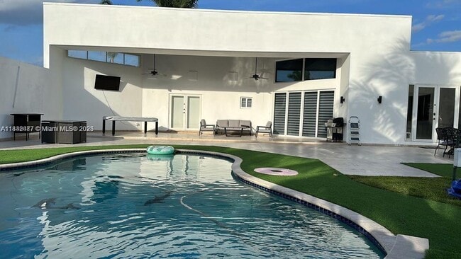 Foto del edificio - 290 NW 125th Ave