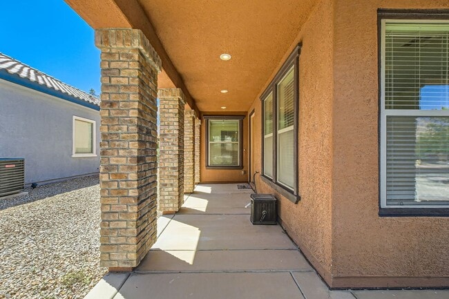Building Photo - Beautiful 3 bedroom in Tuscany  community