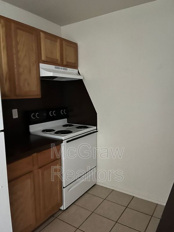 Building Photo - 827 S Mississippi Ave