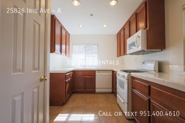 Building Photo - 25836 Iris Ave
