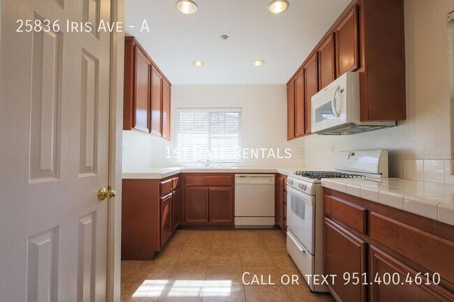 Foto del edificio - 25836 Iris Ave