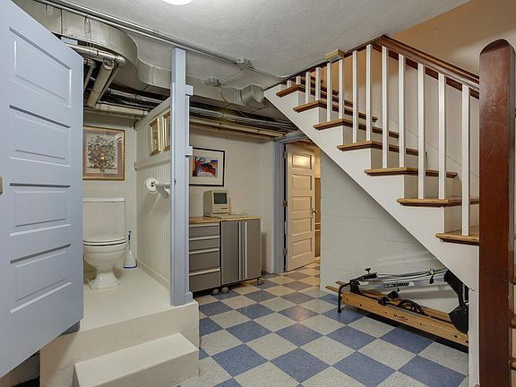 Foto del edificio - "Charming 3-Bed Home with Granite Elegance...