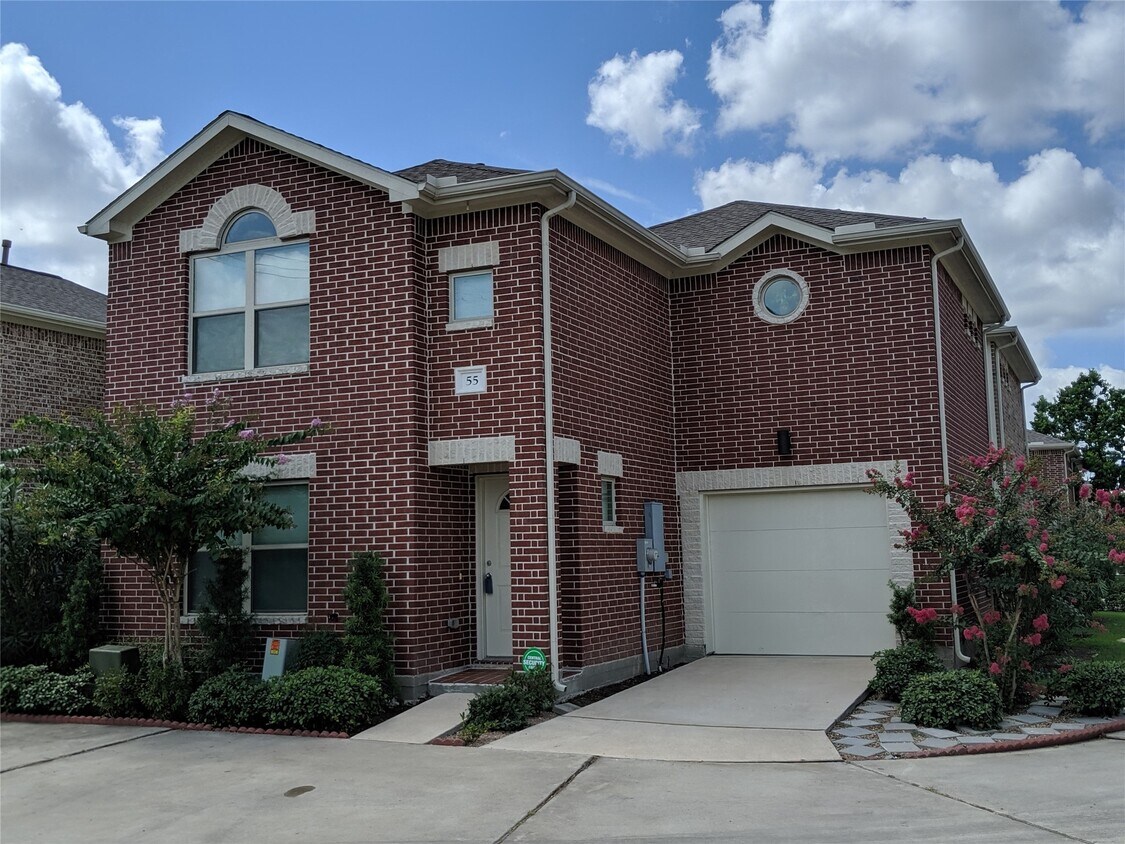 Foto principal - 5951 S Loop E