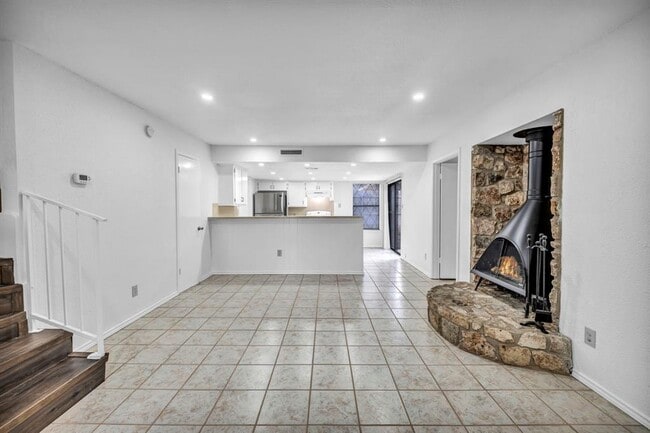 Building Photo - 4010 Cima Serena Dr