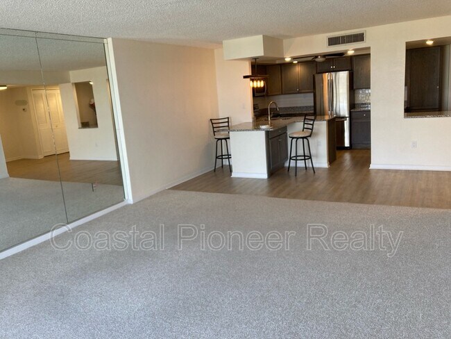 Building Photo - 400 Island Way