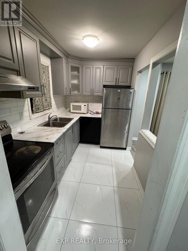 Building Photo - 40 Gladstone Square