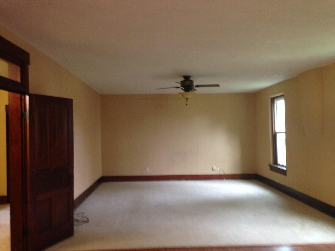 Foto principal - 591 Main St