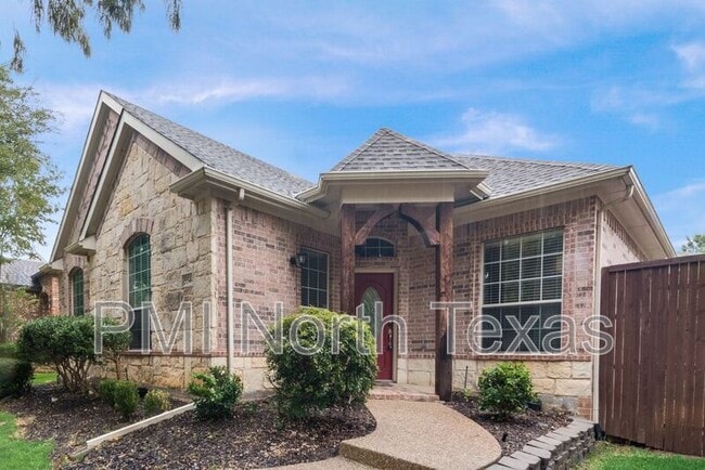 Foto del edificio - 5544 Hidden Creek Ln