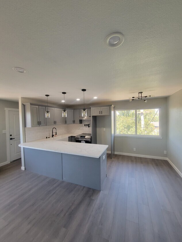 5615 Revelstok Dr Unit 4, Sacramento, CA 95842 Condo for Rent in