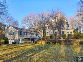 Building Photo - 209 Curve St