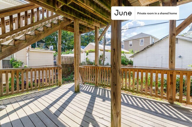 Building Photo - Room in Shared 2 bed/1 bath home