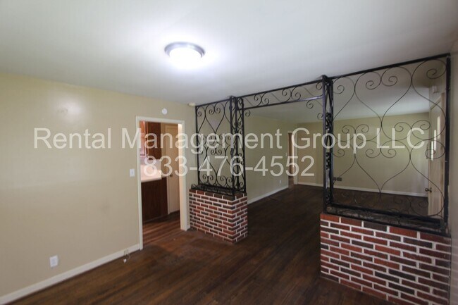 Building Photo - 533 Jalna Rd