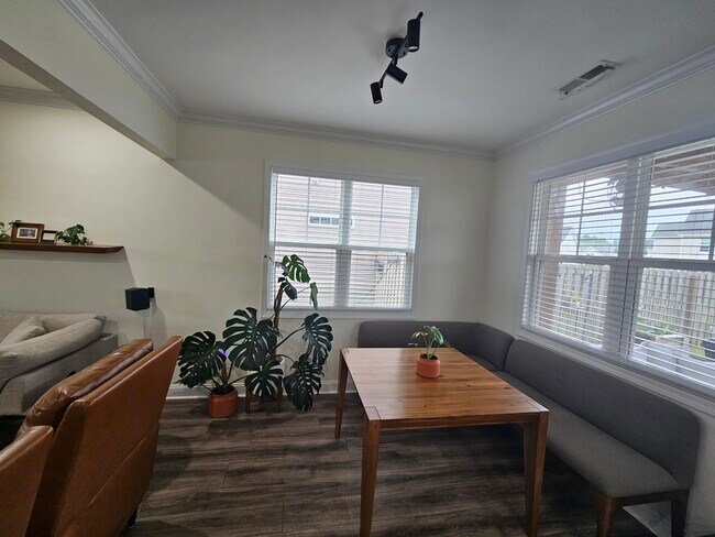 Foto del edificio - 2123 Blue Bonnet Cir