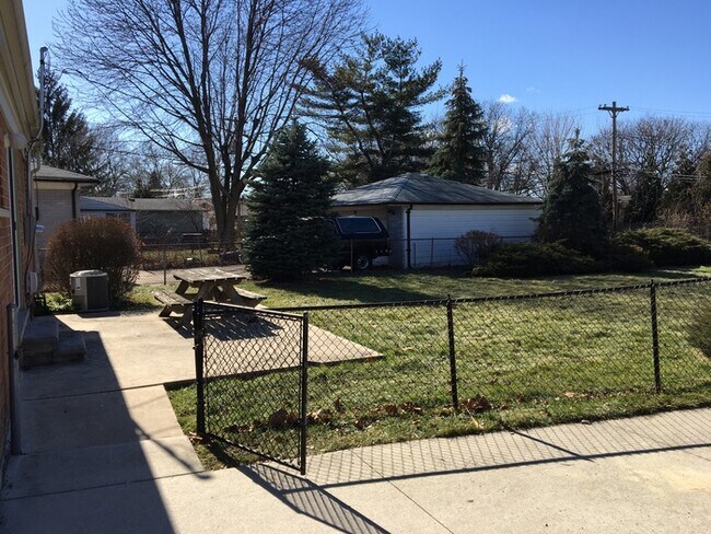 Foto del edificio - Beautiful Totally updated Open concept Ranch