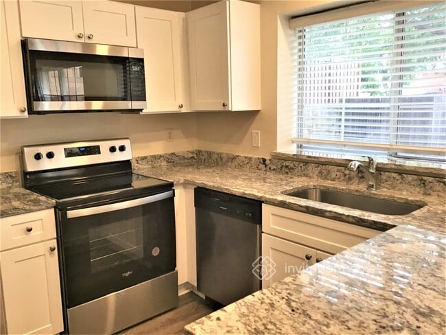 Foto del edificio - 2107 Stonegate Dr