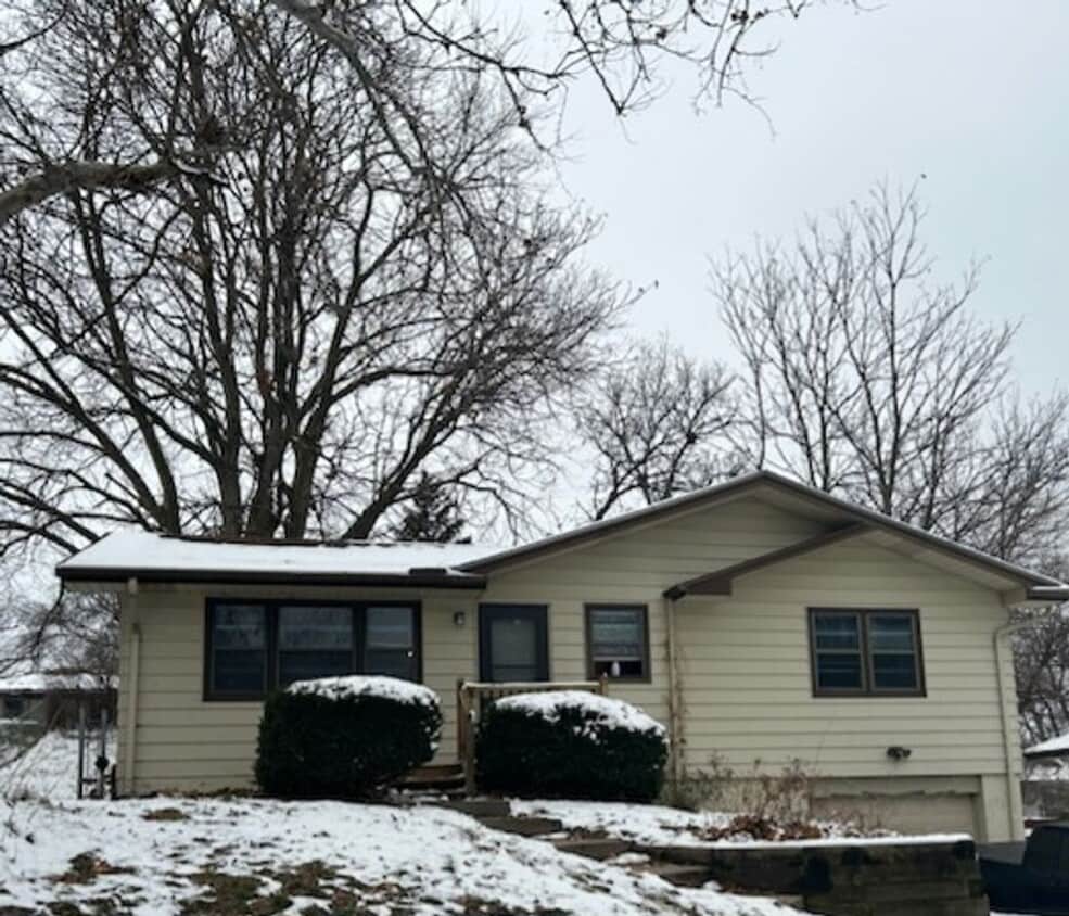 Updated Three Bedroom Home! House Rental in Omaha, NE