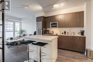 Building Photo - 2550-2550 Simcoe St N