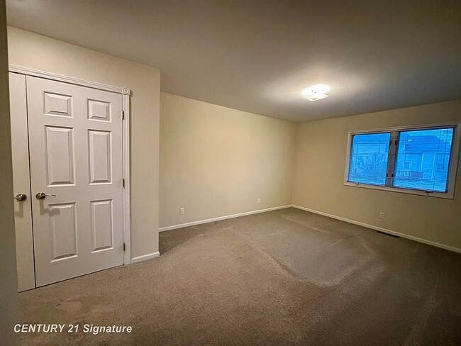 Building Photo - 6030 Canton Dr