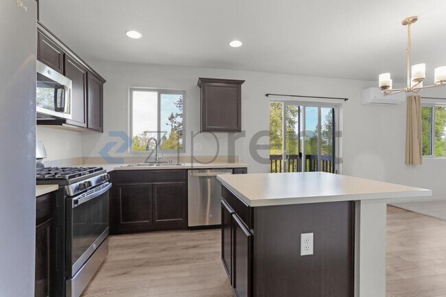 Foto del edificio - 3956 83rd Ave NE