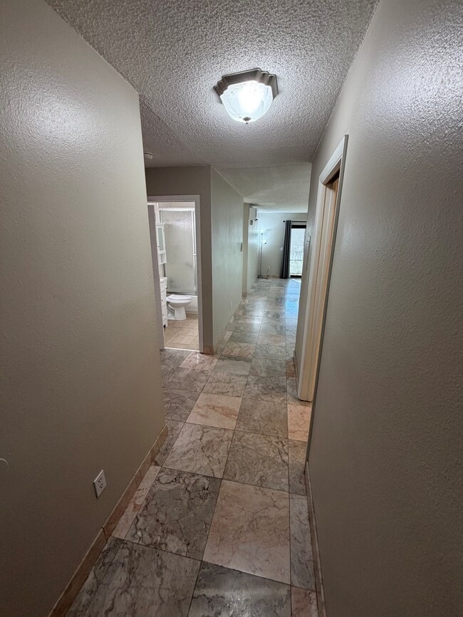 Interior Walkway - 2025 Lakewood Club Dr S