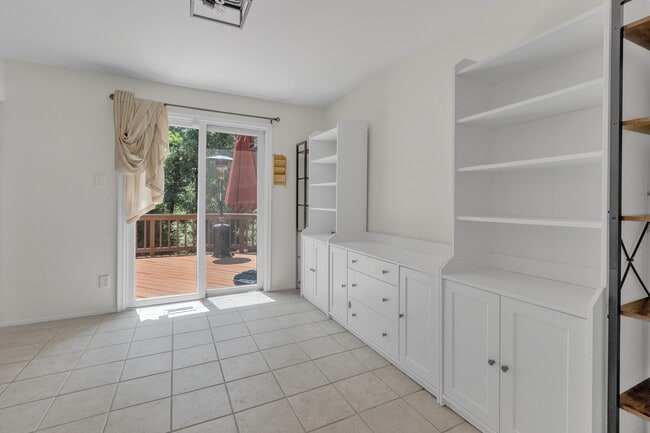 Photo - 8247 Clifton Farm Ct (Alexandria, VA) Townhome