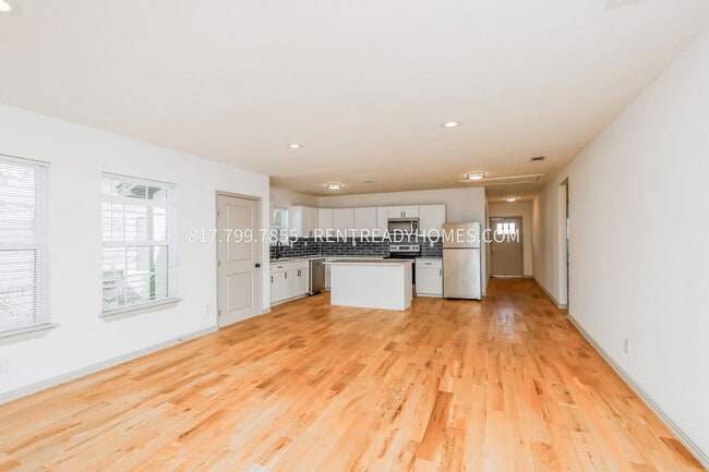 Building Photo - 1446 E Ann Arbor Ave