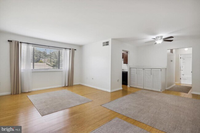 Foto del edificio - 11507 Amherst Ave